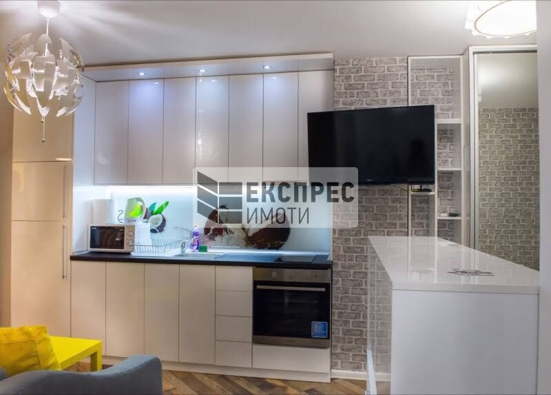 New Luxury Furnished Studio