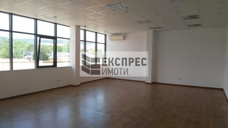 Необзаведен Офис