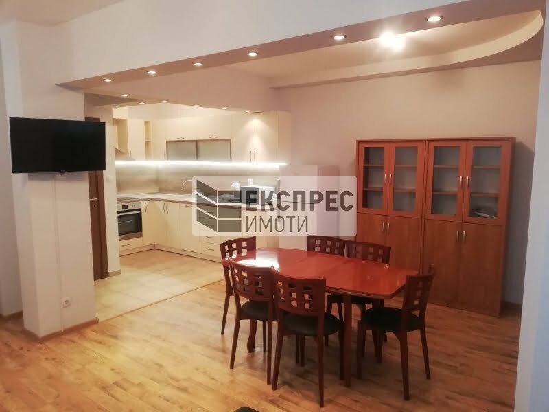Обзаведен Тристаен апартамент