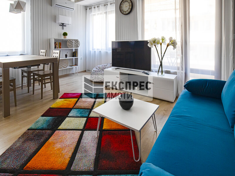 New,Furnished, Luxury 2 Schlafzimmer Wohnung