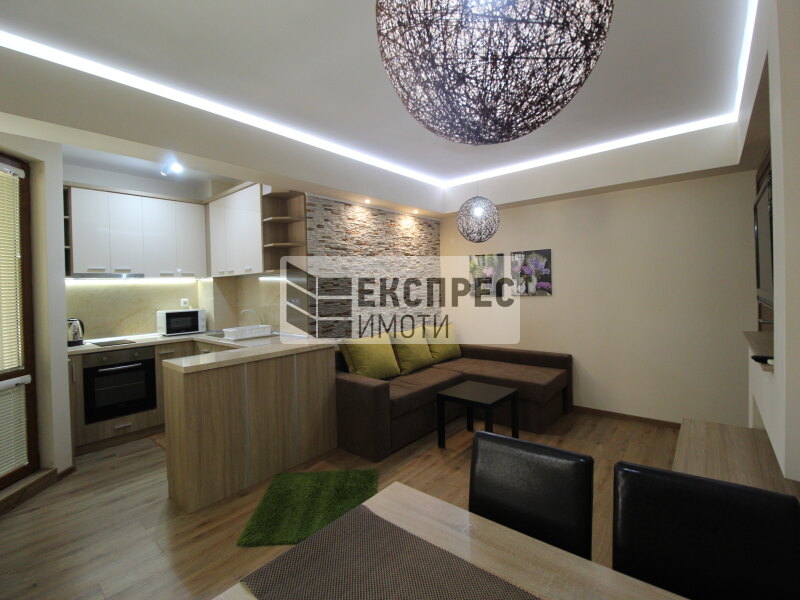 Neu, Möbliert 1 Schlafzimmer Wohnung