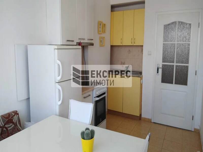 Furnished 2 bedroom apartment