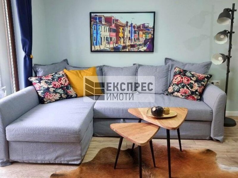 Neu, Möbliert, Luxuriös 1 Schlafzimmer Wohnung