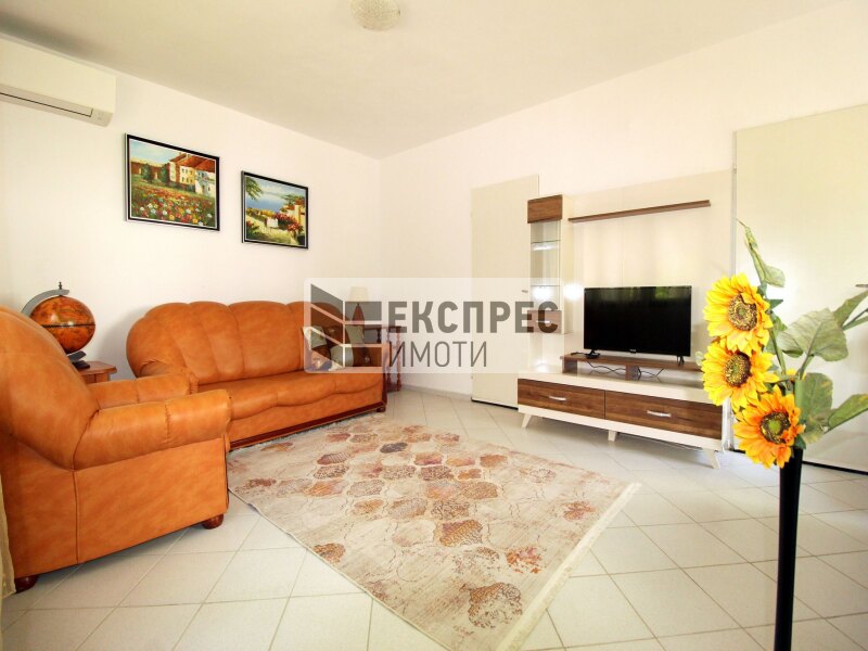Furnished 2 bedroom apartment