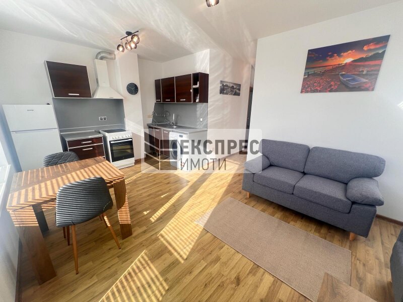 Обзаваден Тристаен апартамент