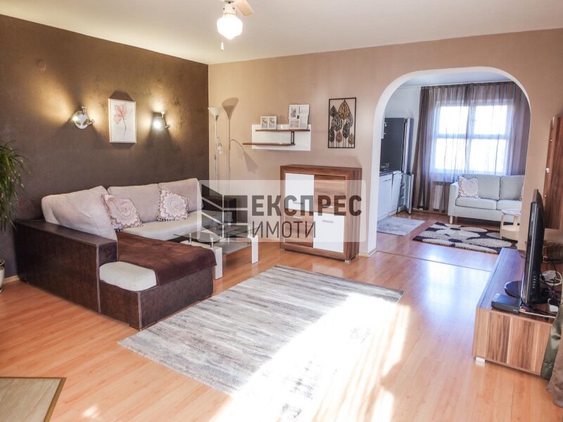Furnished 2 bedroom apartment