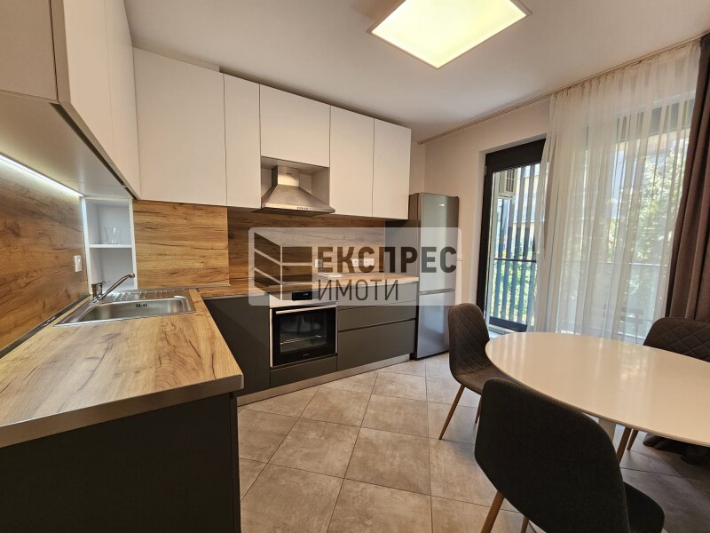 Neu, Möbliert 1 Schlafzimmer Wohnung