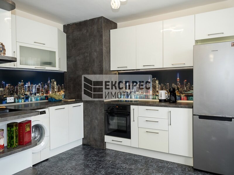 Обзаведен Тристаен апартамент