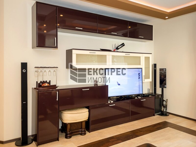 Furnished 2 bedroom apartment