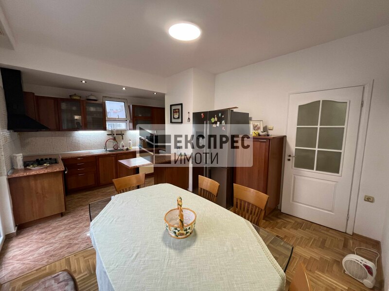 Furnished 2 bedroom apartment