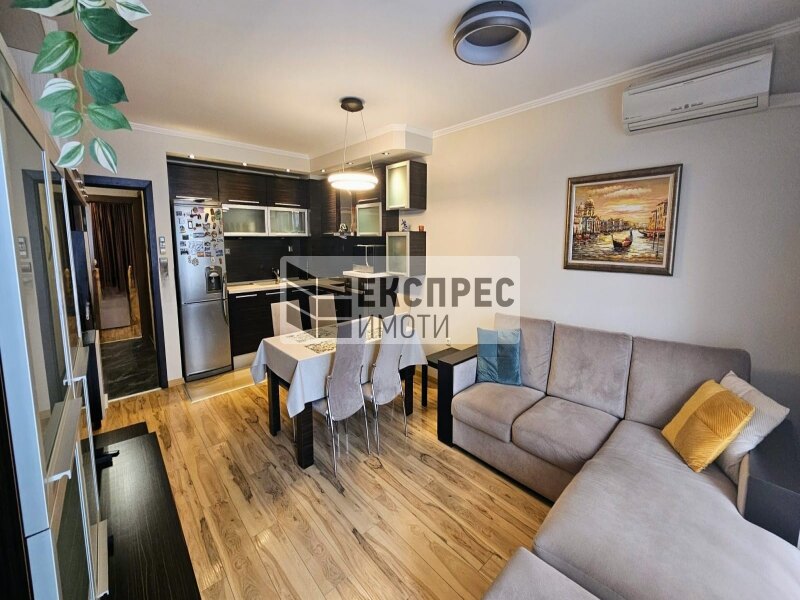 Furnished 2 bedroom apartment