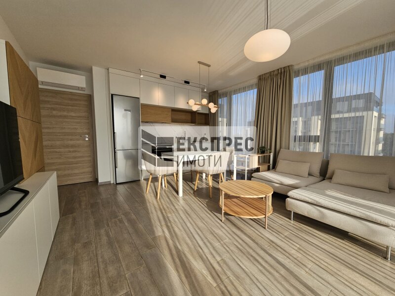 Нов, Обзаведен Тристаен апартамент