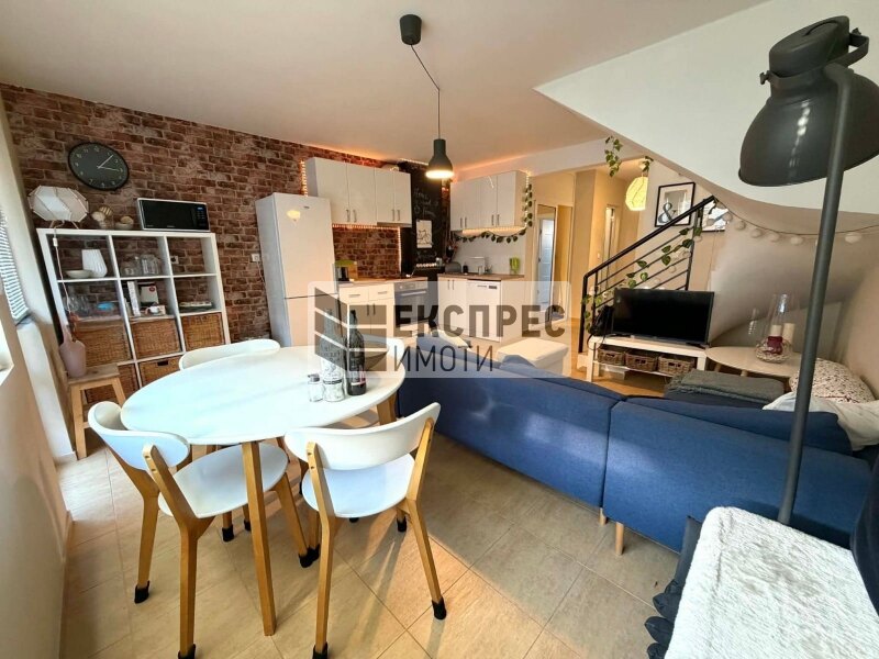 Обзаведен Четиристаен апартамент