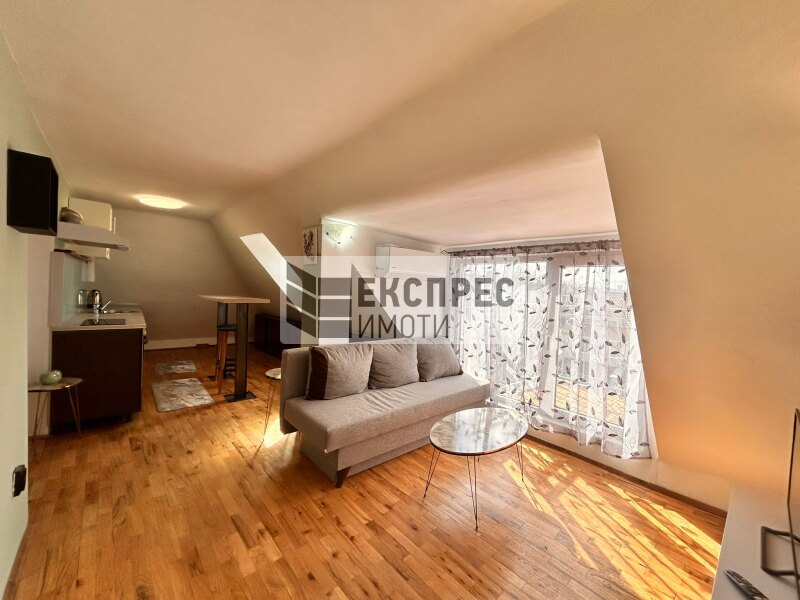 Möbliert, 2 Schlafzimmer Wohnung