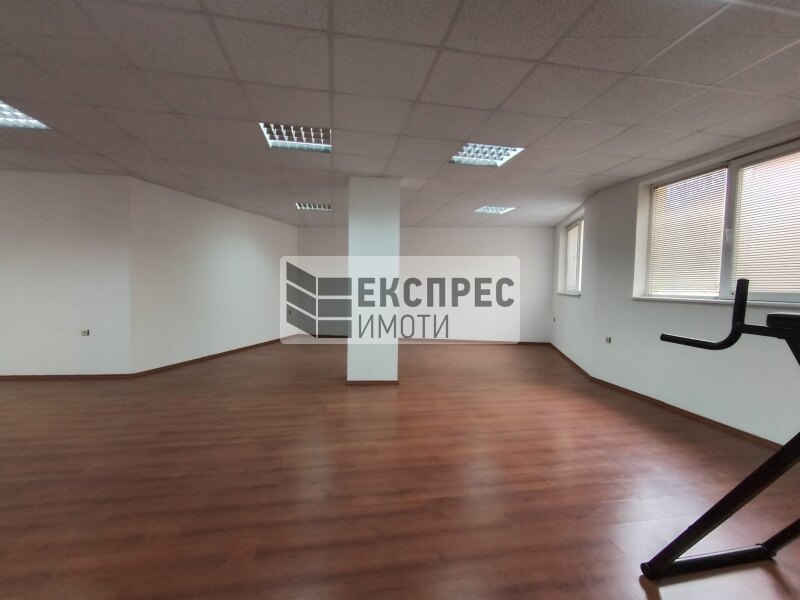 Зала за тренировки, детска занималня, Офис