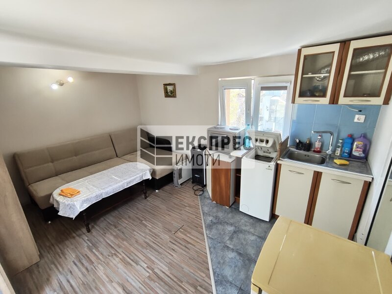 FURNISHED Studio