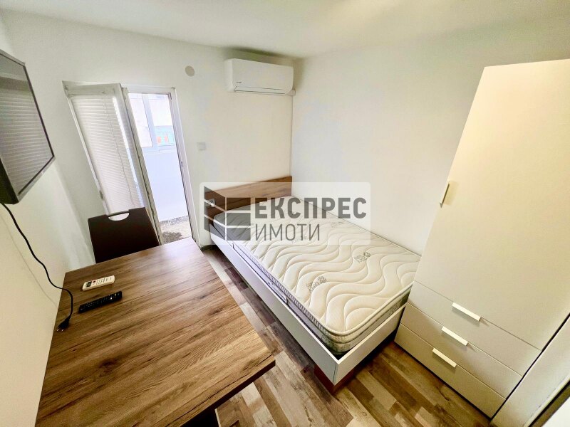FURNISHED Studio