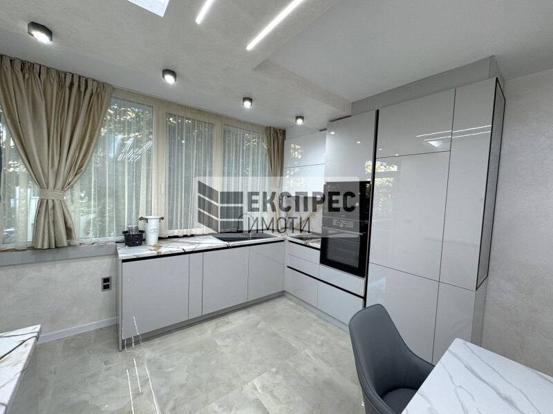 New, Luxury, Furnished 3 bedroom apartment