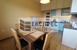 Нов, Обзаведен, Тристаен апартамент, Център