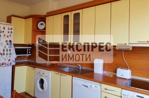 Обзаведен Четиристаен апартамент, Център