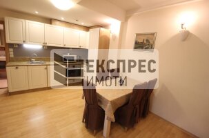 Луксозен Двустаен апартамент, Гръцка махала