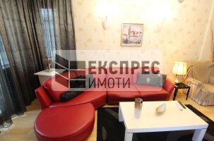 Луксозен Двустаен апартамент, Гръцка махала