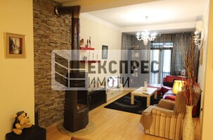 Луксозен Двустаен апартамент, Гръцка махала