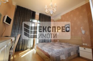 Луксозен Двустаен апартамент, Гръцка махала