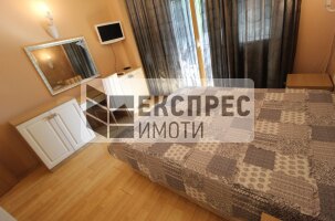 Луксозен Двустаен апартамент, Гръцка махала