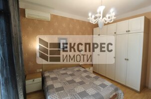 Луксозен Двустаен апартамент, Гръцка махала