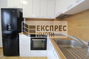 New, Furnished 1 Schlafzimmer Wohnung, Center