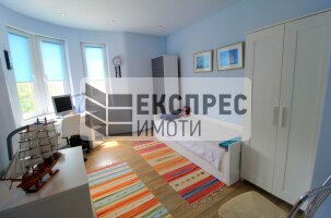 Furnished 3 bedroom apartment, Red Square