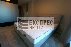 Луксозно, Обзаведен Четиристаен апартамент, Център