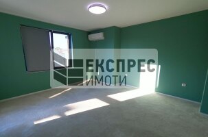 Луксозно, Обзаведен Четиристаен апартамент, Център