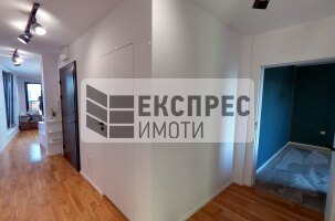 Луксозно, Обзаведен Четиристаен апартамент, Център