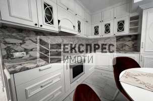 Нов, Луксозен, Обзаведен Тристаен апартамент, Гръцка махала