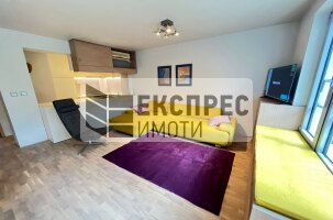 Обзаведен, Тристаен апартамент, Окръжна болница