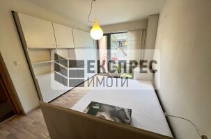 Обзаведен, Тристаен апартамент, Окръжна болница