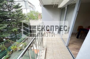 Обзаведен, Тристаен апартамент, Окръжна болница