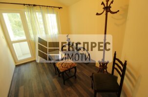 Обзаведен Тристаен апартамент, Окръжна болница