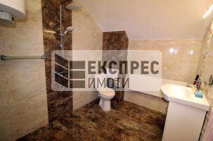 Обзаведен Тристаен апартамент, Окръжна болница