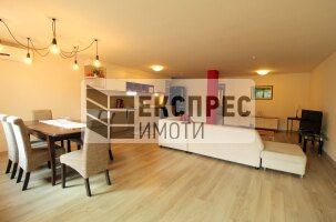 Луксозен,Обзаведен Четиристаен апартамент, Център