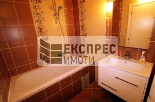 Луксозен,Обзаведен Четиристаен апартамент, Център