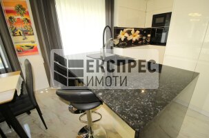 Луксозно, Обзаведен Тристаен апартамент, Аспарухово