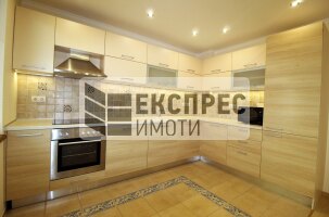 Луксозно Обзаведен Тристаен апартамент, Окръжна болница