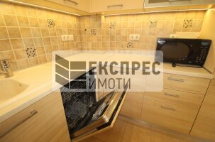 Луксозно Обзаведен Тристаен апартамент, Окръжна болница