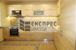 Луксозно Обзаведен Тристаен апартамент, Окръжна болница