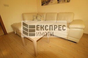 Луксозно Обзаведен Тристаен апартамент, Окръжна болница