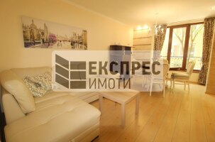 Луксозно Обзаведен Тристаен апартамент, Окръжна болница