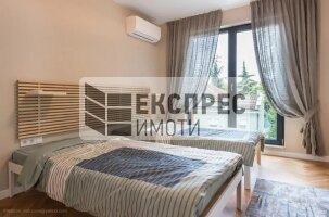 Обзаведен Тристаен апартамент, Център